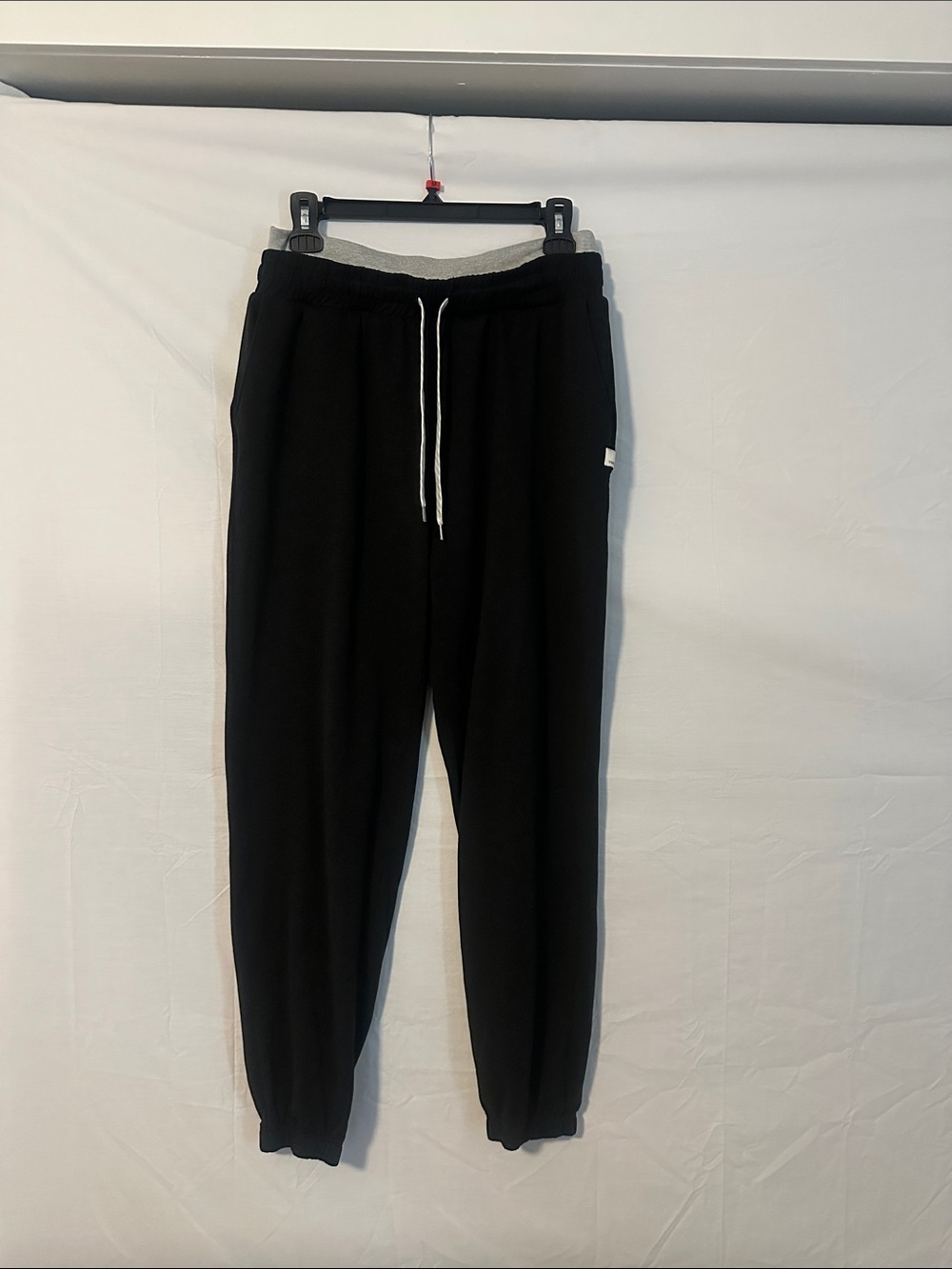 Vuori Halo Warm Up Black Women's Drawstring Jogger Pants